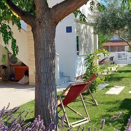 Apartment Raus Sabunike *
