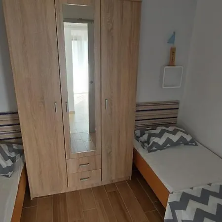 Raus Sabunike Apartamento *