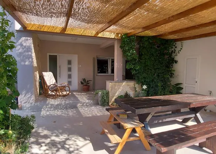 Raus Sabunike Apartamento *